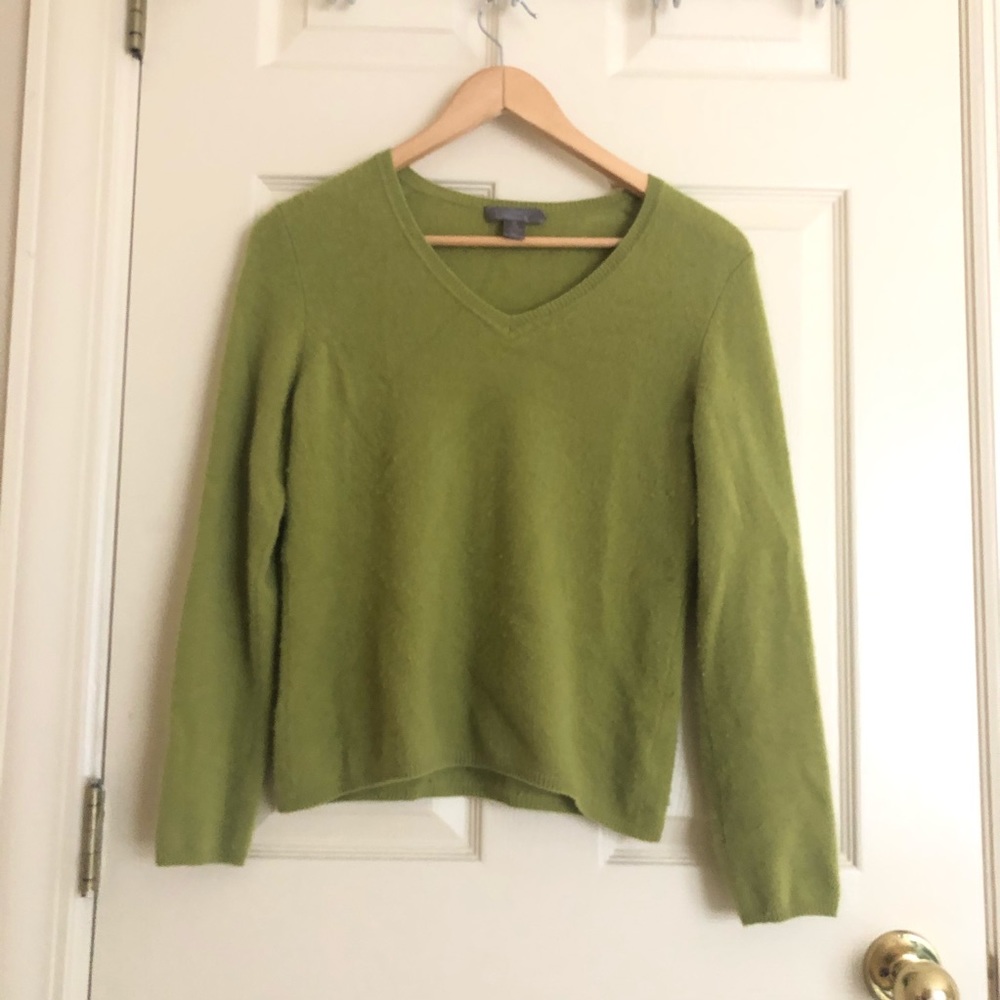 100 % Charter Club green cashmere sweater